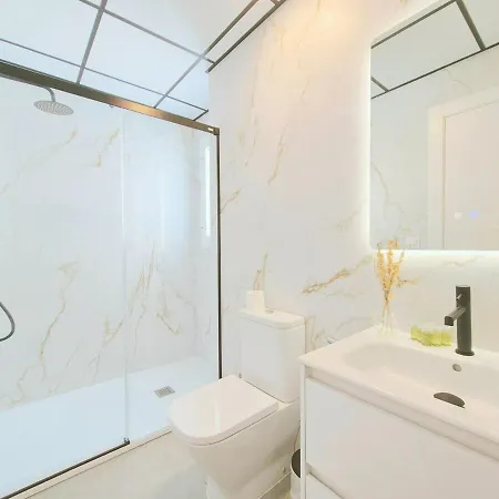 Bhost - Patos Apartament *